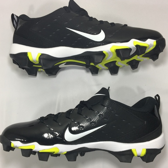 football cleats size 9.5